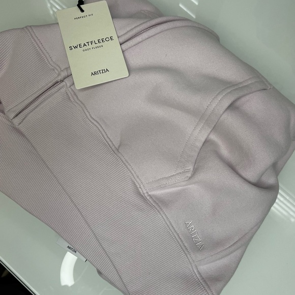 NWT Aritzia Cozy Soft Zip up Hoodie with Pockets - Sugarplum Lilac /light purple - Picture 9 of 9